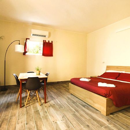 Elegante Suite Con Giardino In Centro Storico Παβία Εξωτερικό φωτογραφία