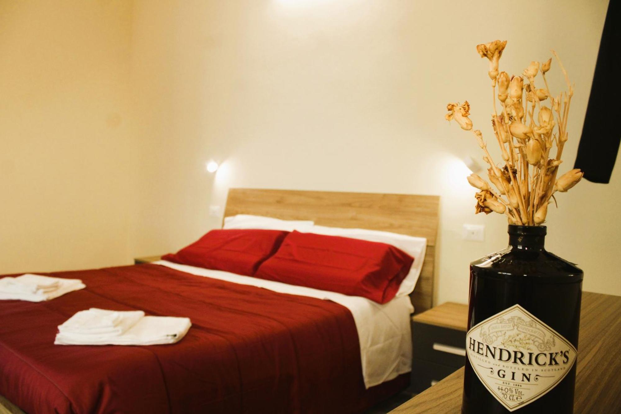 Elegante Suite Con Giardino In Centro Storico Παβία Εξωτερικό φωτογραφία